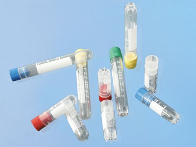 Криопробирки 2 мл (12,5/47 мм), с синей крышкой и муаровой областью, свободностоящие, с внешней резьбой, стерильные 